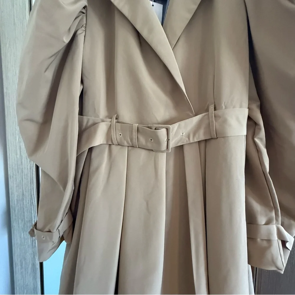 Boutique NWT Trench - Picture 7 of 7